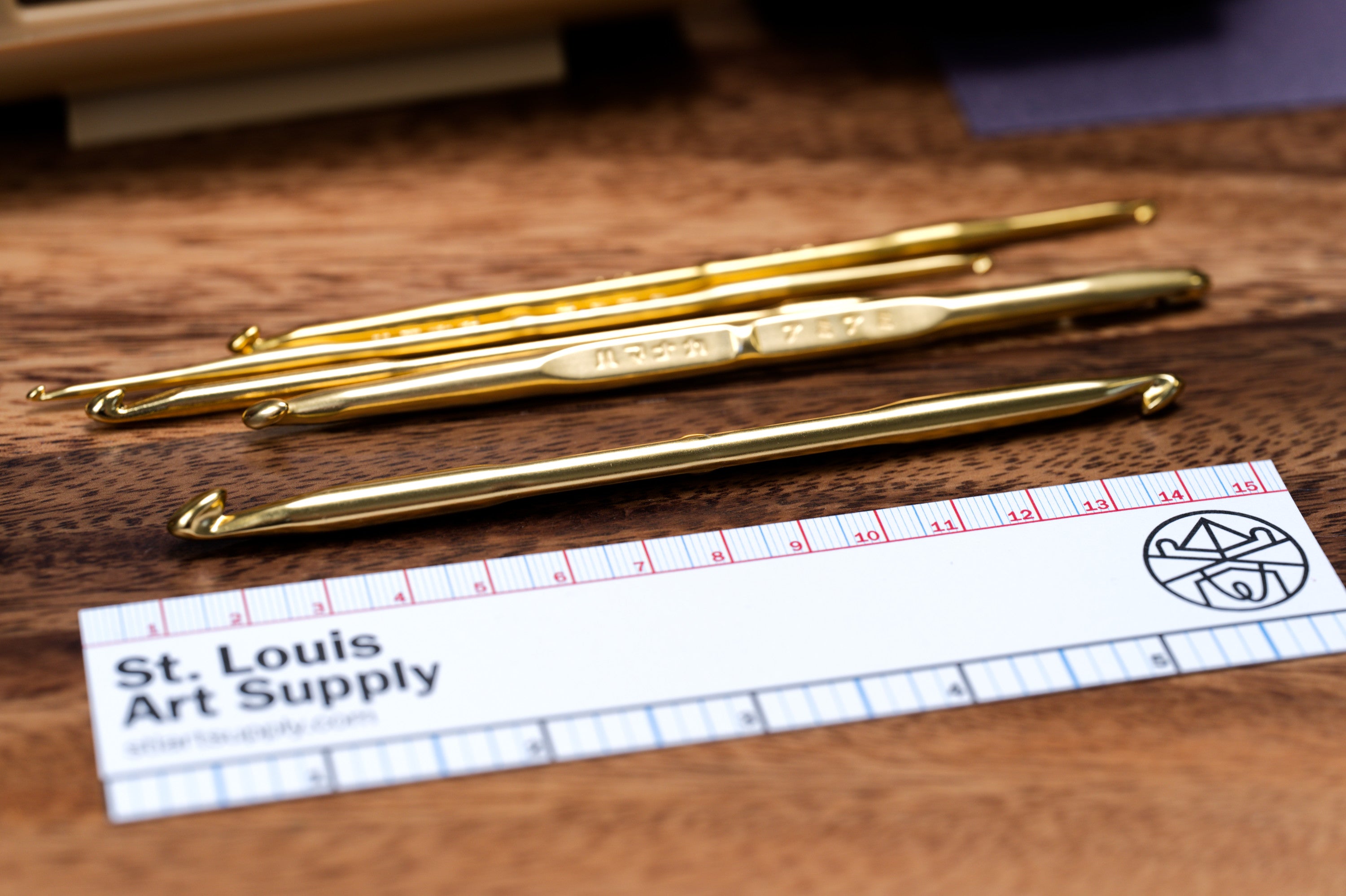 Double-Ended Crochet Hook, Glossy Gold