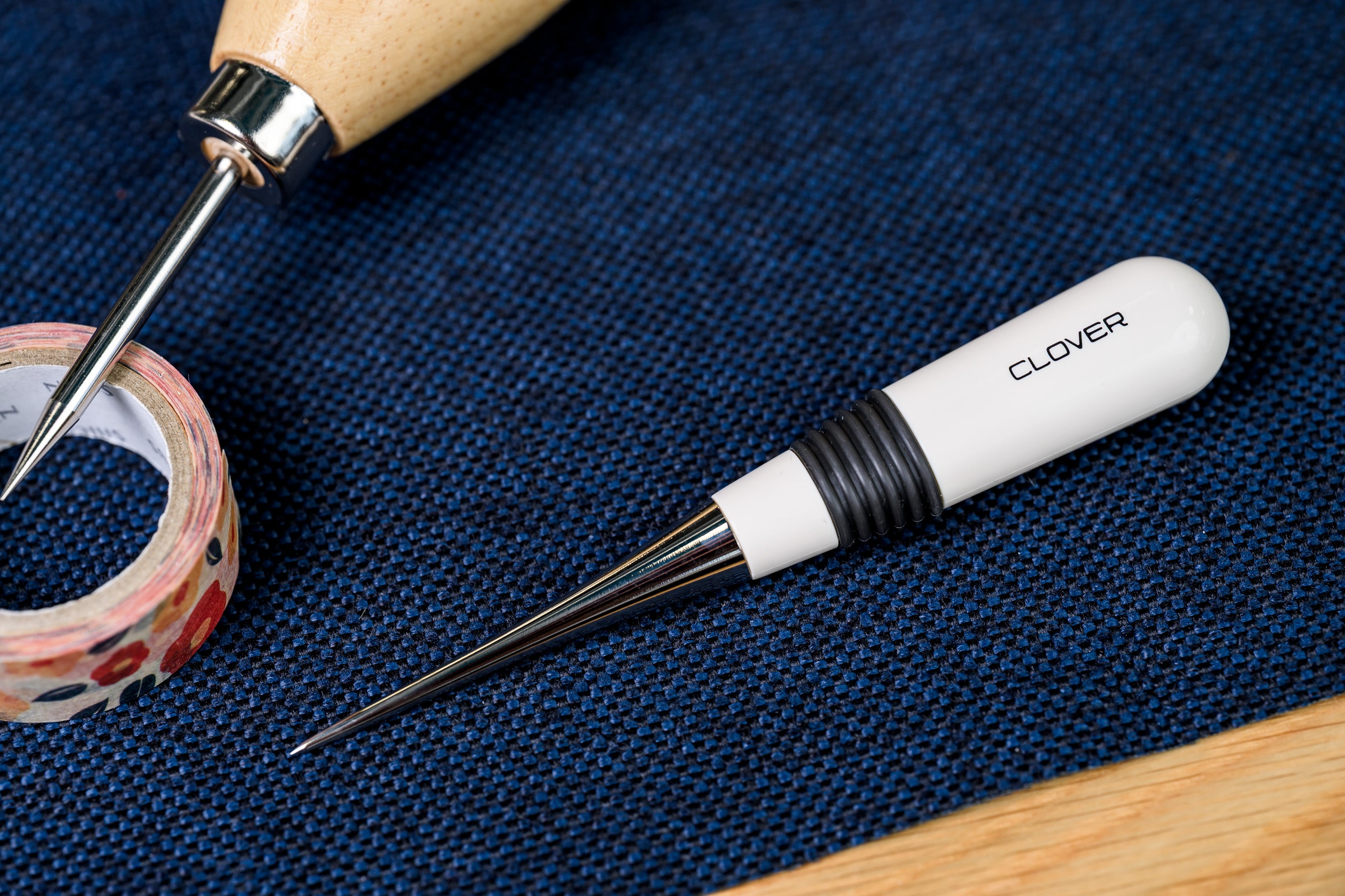 Clover Tapered Awl, 4.5"