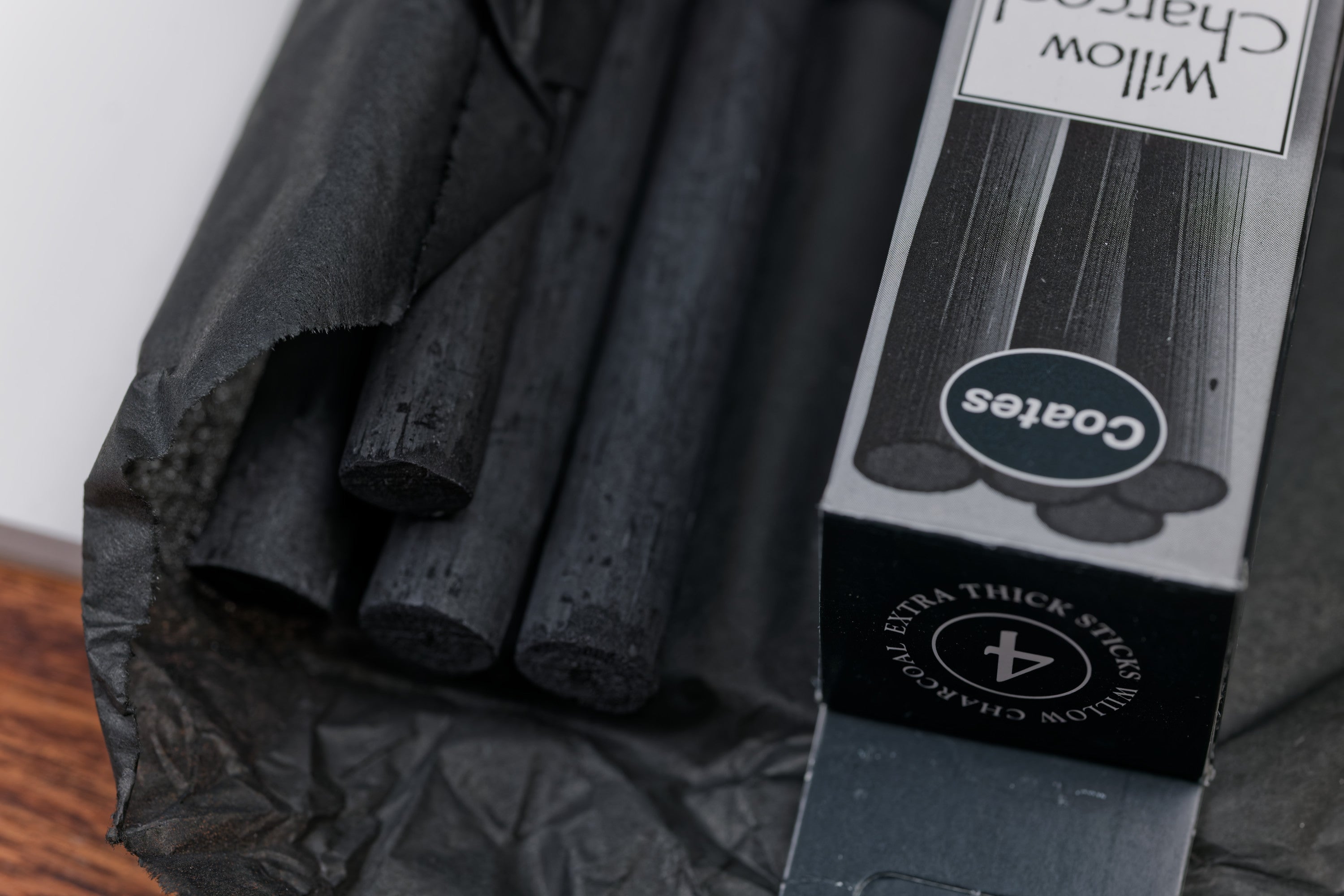 Willow Charcoal, Four Extra-Thick Sticks (⌀12-14 mm)