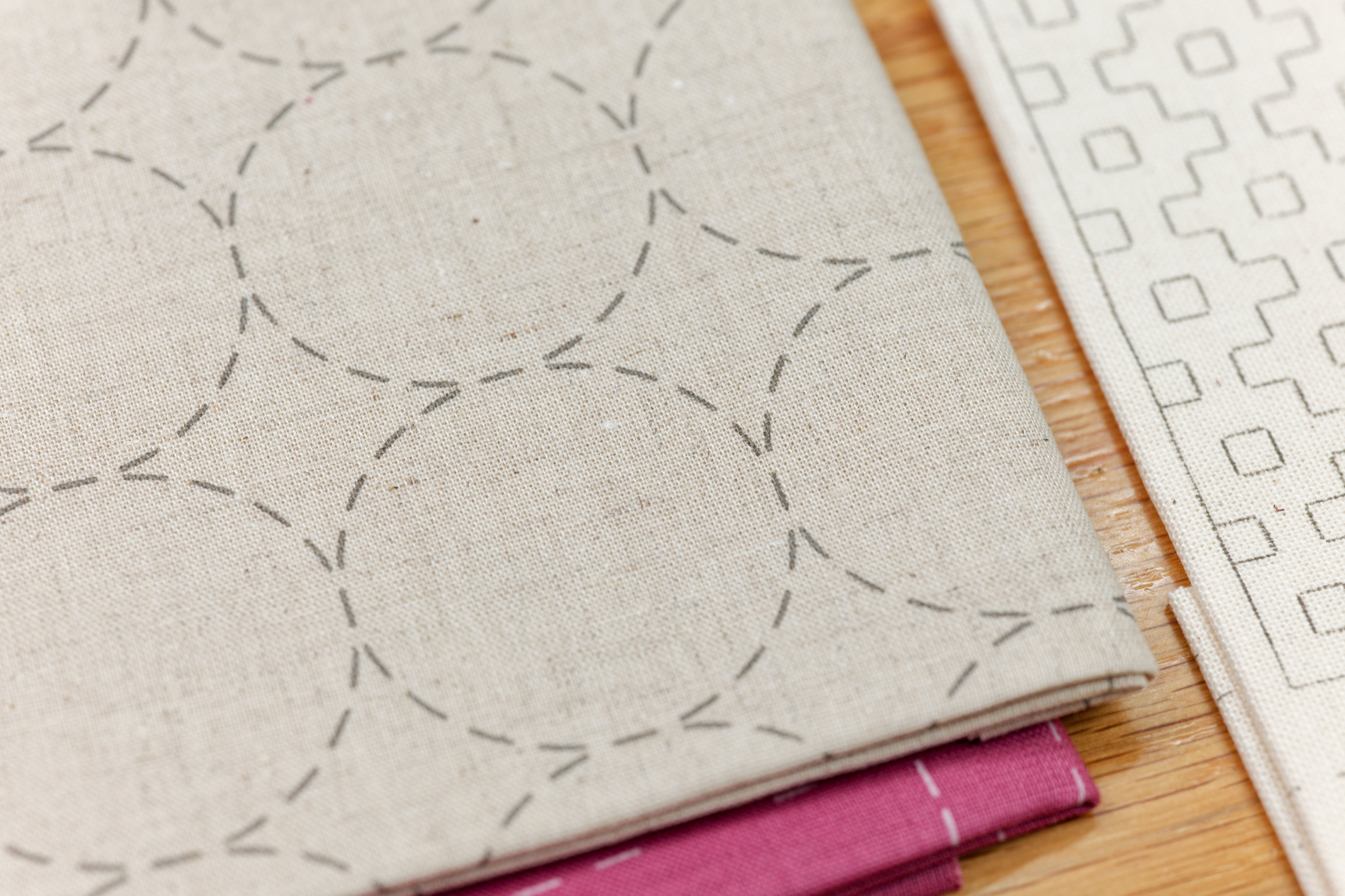 Sashiko Cloth with Disappearing Lines (Flax Beige/Circles)
