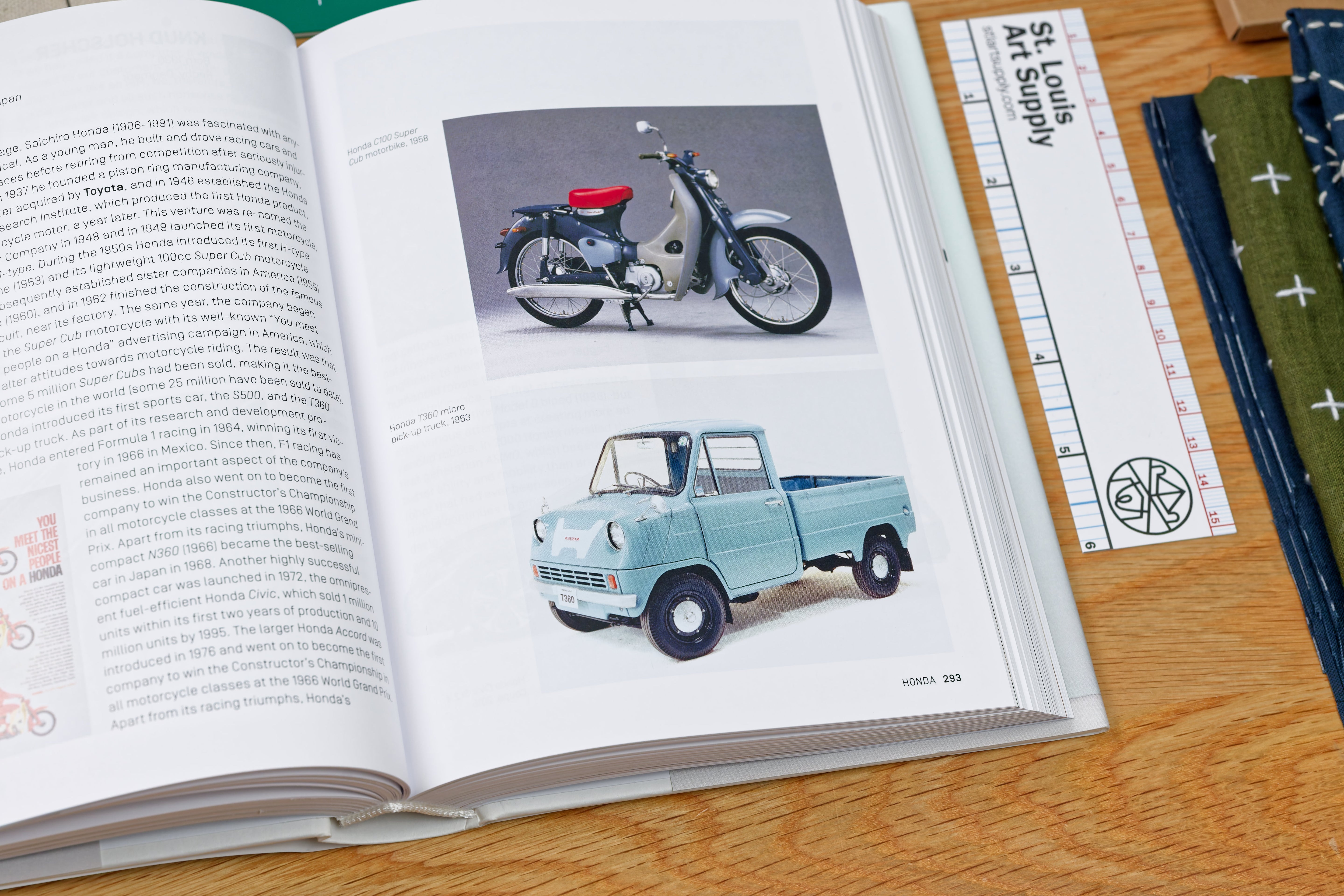 Industrial Design A-Z (Bibliotheca Universalis)
