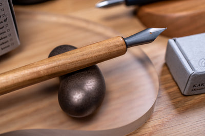 Hasami Pen Rest, Kindei (Reactive Gold)