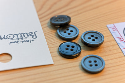 Now Now Buttons, Shell Black