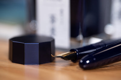 Sailor - Fude DE Mannen 1911 Fountain Pen, Navy/Gold - St. Louis Art Supply